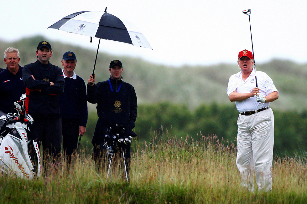 טראמפ משחק גולף. "הבית הלבן זה מזבלה אמיתית" (צילום: רויטרס) (צילום: רויטרס)