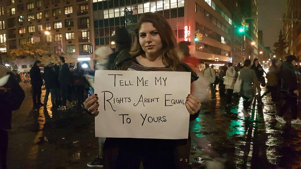 "תודה שהזכויות שלי לא שוות לשלך". ההפגנה בניו יורק (צילום: מאי קסטלנובו) (צילום: מאי קסטלנובו)