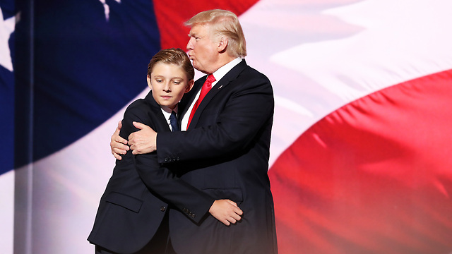 "ציד מכשפות. הבא בתור בארון טראמפ בן ה-11!" הנשיא ובנו הקטן (צילום: gettyimages) (צילום: gettyimages)
