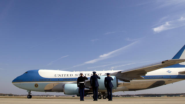 המטוס הנשיאותי "אייר פורס 1" (צילום: AP) (צילום: AP)