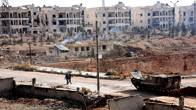 הרס באזור שבשליטת המורדים במחוז חאלב (צילום: EPA) (צילום: EPA)