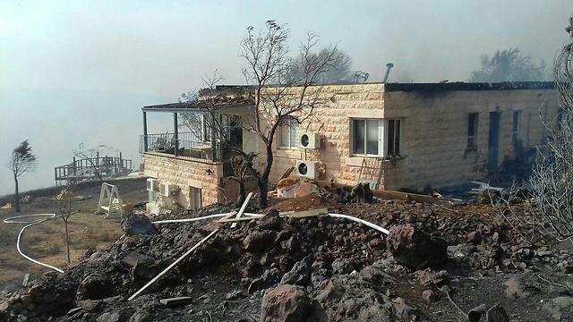 נטף: שני בתים עלו באש, אחרים ניזוקו ()