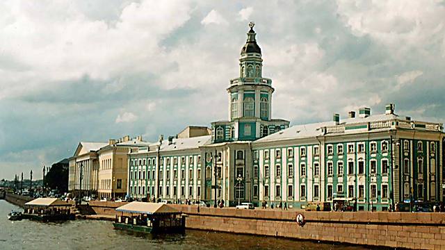הפנינה של רוסיה: סנט פטרבורג ()
