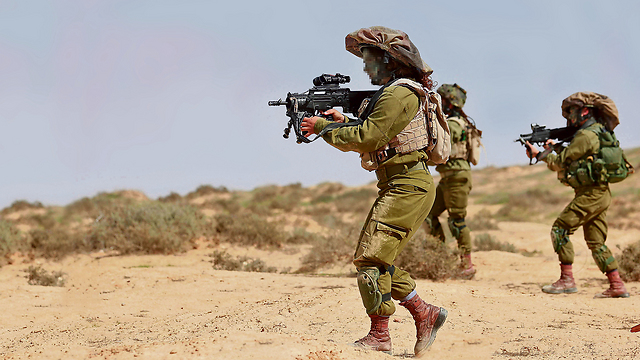 Female IDF fighter