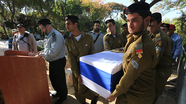 הלוויתו של עידו בן ארי, הבוקר בתל אביב (צילום: ירון ברנר) (צילום: ירון ברנר)