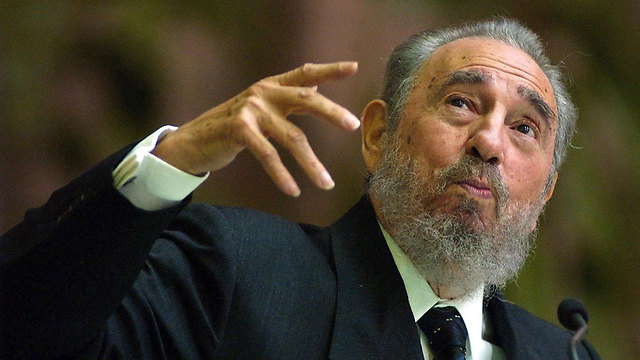 קסטרו ב-2004 (צילום: EPA) (צילום: EPA)