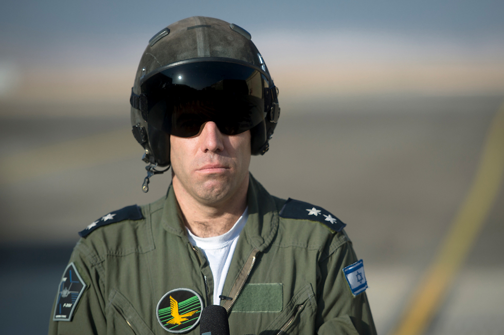"מאוד מתרגש, זו זכות גדולה". סא"ל יותם, מפקד טייסת ה"אדיר" (צילום: דו"צ) (צילום: דו