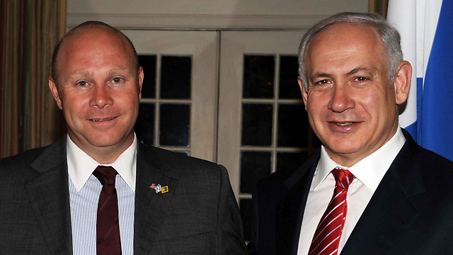 The suspect, Gil Sheffer, with Netanyahu in a photo from 2010 (Photo: Moshe Milner, GPO)