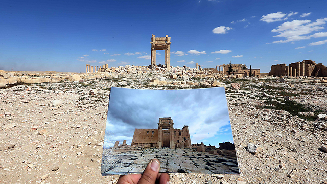 הריסות מקדש בל בעיר העתיקה תדמור בסוריה. בתמונה הקטנה: כך הוא נראה לפני שדאעש החריב אותו (צילום: AFP) (צילום: AFP)