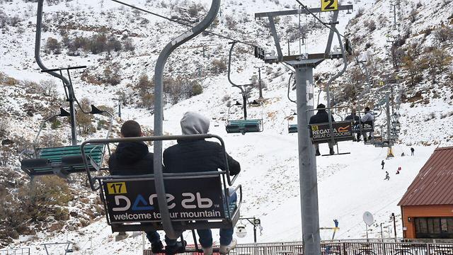 Ski lifts on the Hermon (Photo: Aviyahu Shapira)