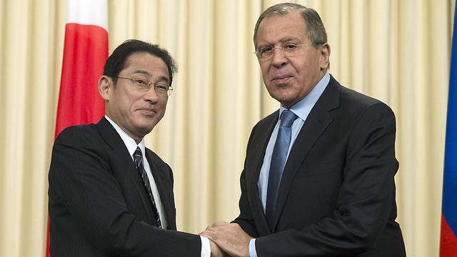 Russian and Japanese foreign ministers meet (Photo: AP)