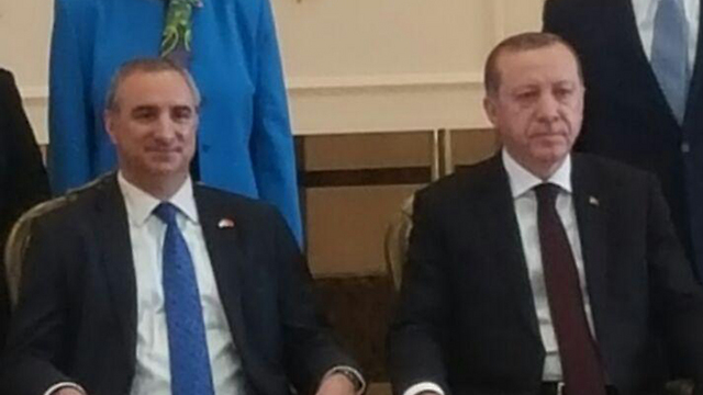 Israeli Ambassador Eitan Na'eh with Turkish President Erdoğan (Photo: Itamar Eichner)