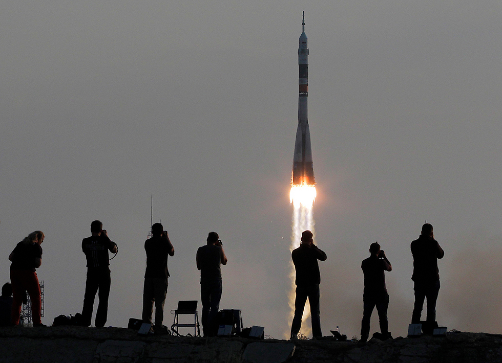 Russian Soyuz rocket blasts off on its way to the International Space Station (Photo: AP)