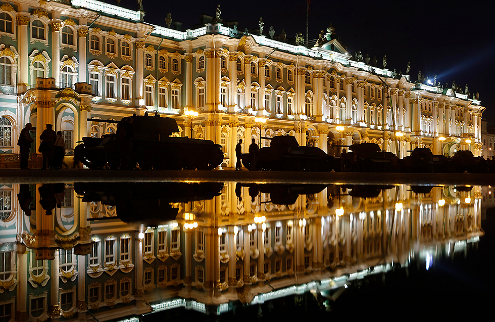 WWII tanks in front of the Hermitage in St. Petersburg, Russia (Photo: AP)
