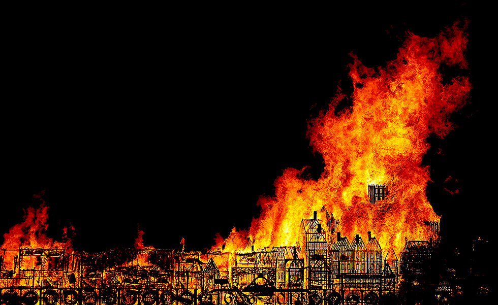 מיצג עולה באש בשחזור השריפה הגדולה של לונדון במאה ה-17 (צילום: AP) (צילום: AP)