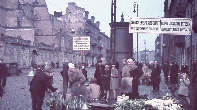 Warsaw Ghetto under WWII-era Nazi rule (Photo: Getty Images)