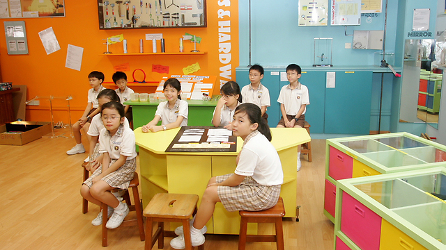 הסוד - איכות ההוראה. תלמידים בסינגפור (צילום: ליאו סימון) (צילום: ליאו סימון)