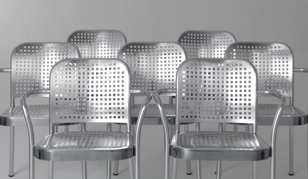 ביריד הרהיטים במילאנו 2015 הציג המותג ''דה פדובה'', שהתמזג באותה שנה עם ''בופי'', שתי קלאסיקות של ויקו מג'יסטרטי, שחזרו לקו הייצור ולחנויות. הראשון הוא כיסא Silver  (באדיבות De Padova)