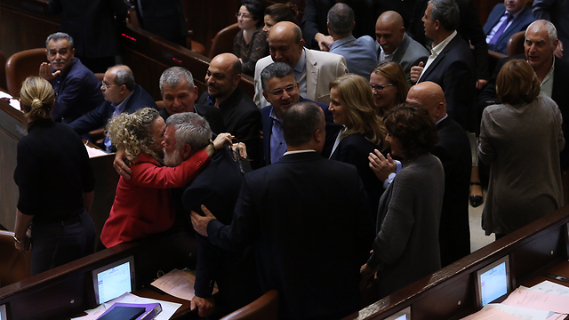 Opposition celebrates (Photo: Gil Yohanan)
