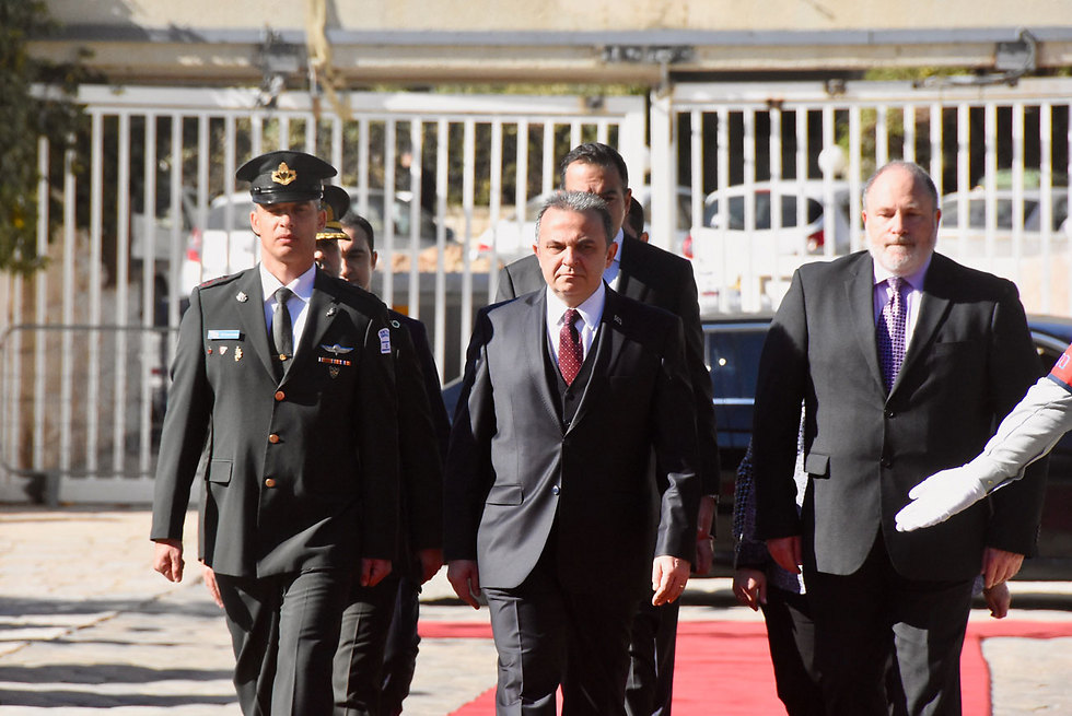 השגריר כמאל אוקם מגיע לבית הנשיא (צילום: מארק ניימן/לע"מ) (צילום: מארק ניימן/לע