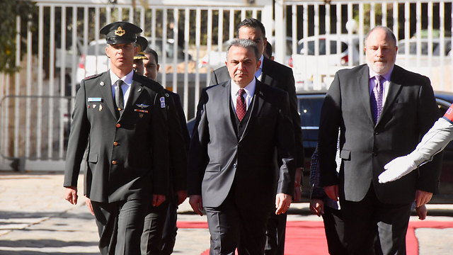 שגריר טורקיה כמאל אוקום (במרכז) (צילום: מארק ניימן/לע"מ) (צילום: מארק ניימן/לע