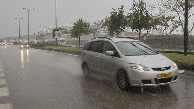 Heavy rain in Netanya (Photo: Ido Erez)