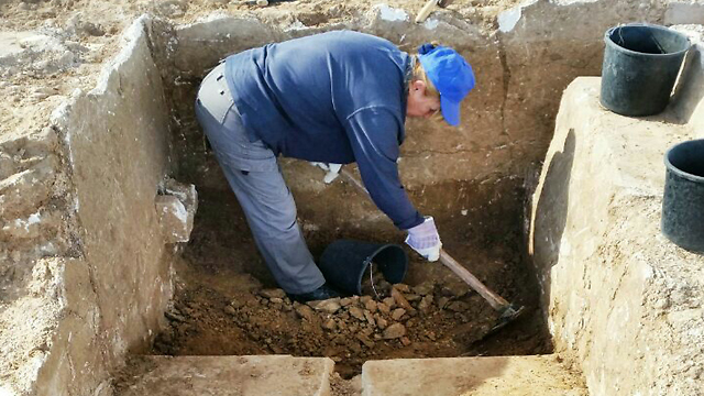 עבודות החפירה בשכונת אגמים (צילום: רשות העתיקות) (צילום: רשות העתיקות)