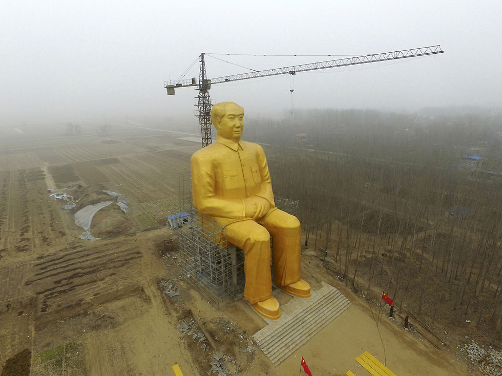 פסל ענקי של מאו צה טונג בסין (צילום: רויטרס) (צילום: רויטרס)