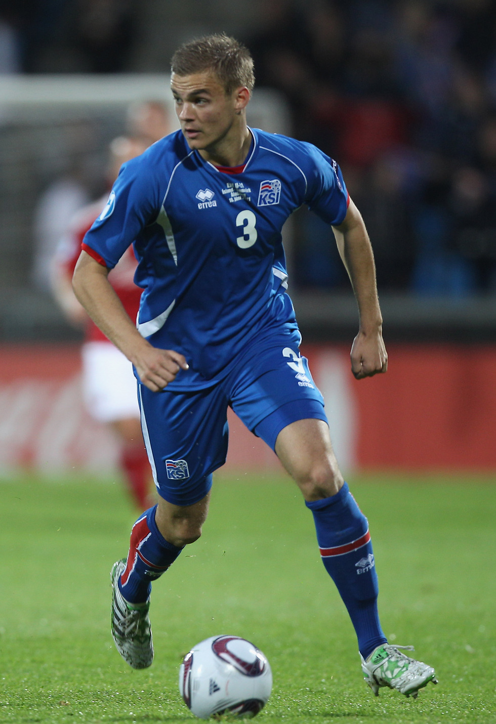 איולפסון במדי הנבחרת הצעירה של איסלנד ב-2011 (צילום: getty images) (צילום: getty images)