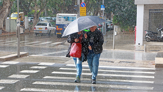 Rain in central Tel Aviv (Photo: Dana Koppel)