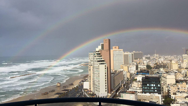 Double rainbow over Tel Aviv (Photo: Yehonadav Bar Oz)