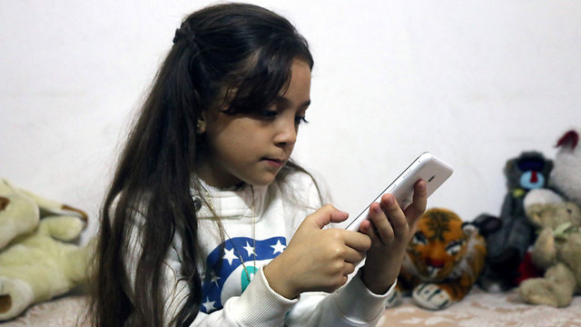 לא המצאה של האופוזיציה הסורית. הילדה באנה אל-עאבד בת ה-7 (צילום: AFP) (צילום: AFP)