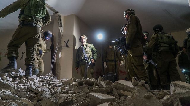 IDF forces detroying Hamas terrorist home (Photo: IDF Spokesperson's Unit)
