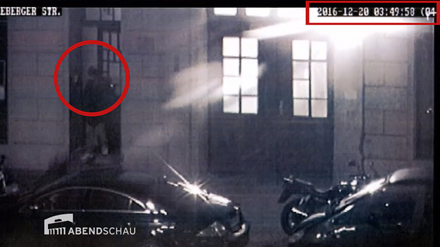 אל-עאמרי תועד על-ידי מצלמת אבטחה בברלין יום אחרי הפיגוע ()