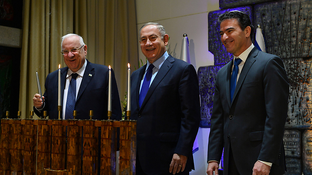 President Rivlin, Prime Minister Netanyahu and Mossad director Cohen at the ceremony (Photo: Koby Gideon, GPO)