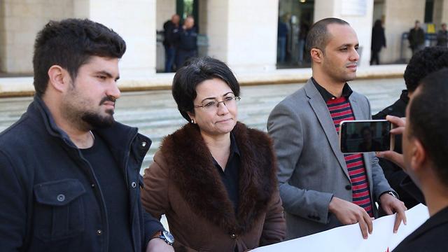 Joint List MK Hanin Zoabi stands outside court in solidarity with Ghattas (Photo: Motti Kimchi)