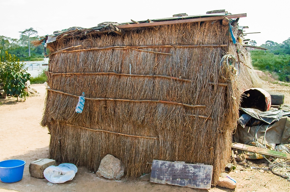 חדר המטבח באחת היחידות באזור המגורים של משפחה מאנגולה (צילום: שירי פעמוני) (צילום: שירי פעמוני)