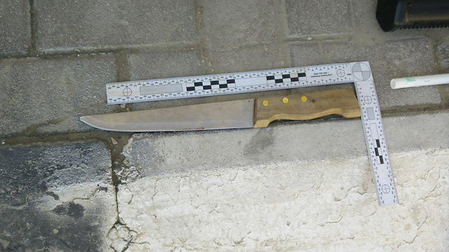 The knife found next to the terrorist (Phot: Police Spokesperson's Unit)