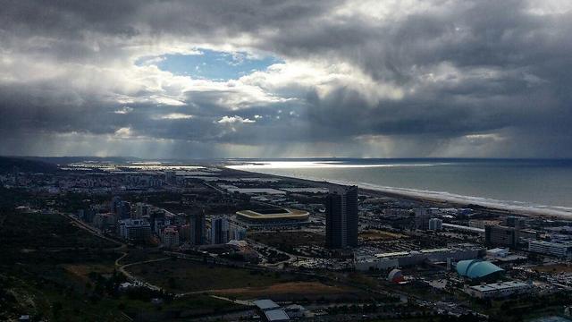 מעונן בחיפה  (צילום: יובל קורן) (צילום: יובל קורן)