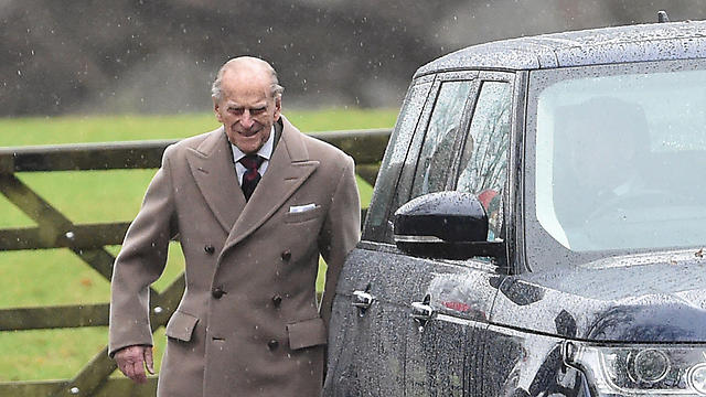 גם בעלה בן ה-95 של המלכה סבל באחרונה מהתקררות. הנסיך פיליפ (צילום: AP) (צילום: AP)