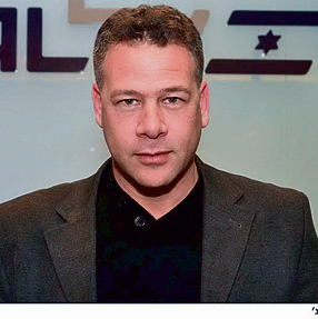 עמית לבני. פורש