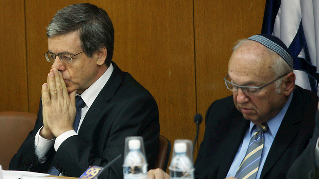 Supreme Court Justice and former attorney general Meni Mazuz (L) and Yaakov Neeman (Photo: Ata Awisat)