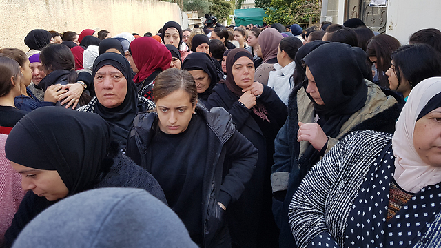 Thousands show up for the funeral in Tira