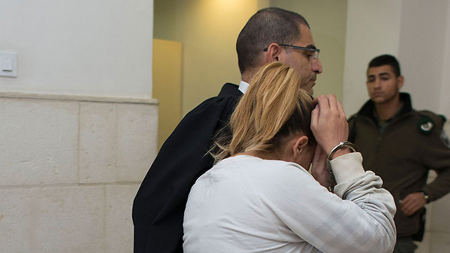 שוחררה למעצר בית. החשודה בבית המשפט (צילום: יואב דודקביץ') (צילום: יואב דודקביץ')
