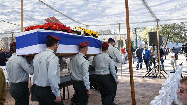 Hagai's funeral following his injuries in Protective Edge (Photo: Avihu Shapira)