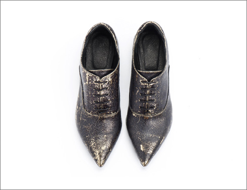 נעלי דרבי מעור שבור, 609 שקל (צילום: אילייה מלניקוב)