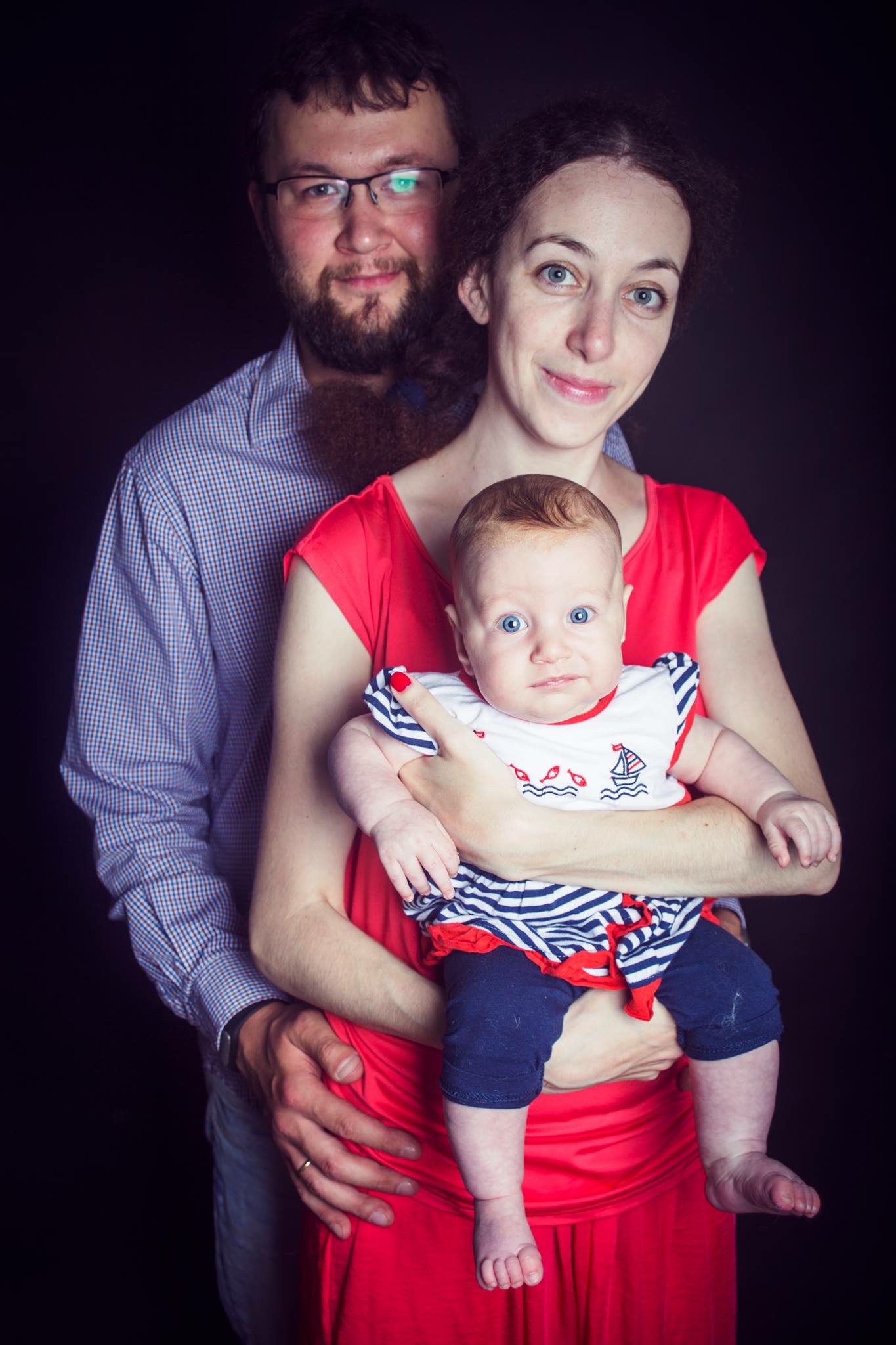 Саша Мочалова с мужем и ребенком