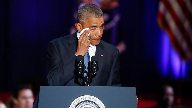 Obama in tears (Photo: EPA)