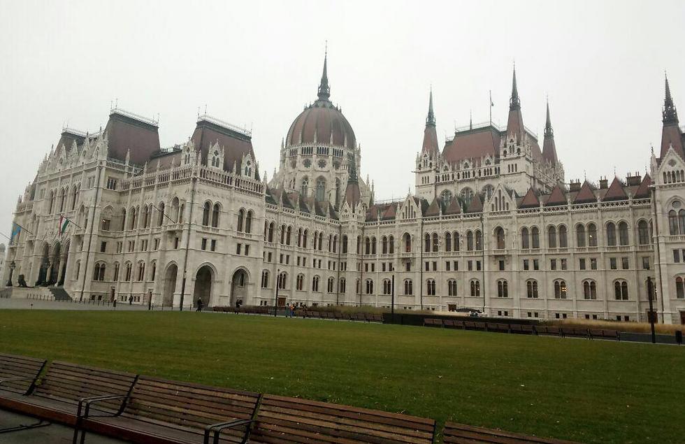 בית הפרלמנט ההונגרי המפואר בבודפשט (צילום: אביב בצון) (צילום: אביב בצון)