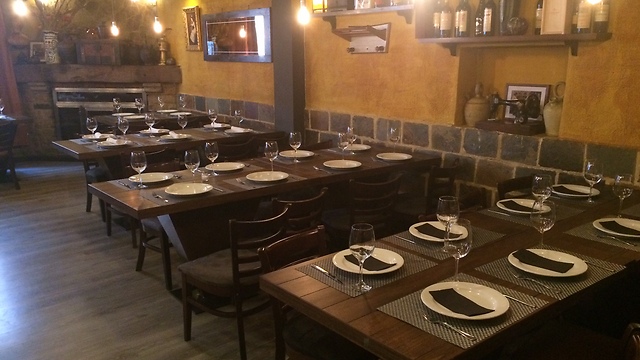 מסעדת "אן בוסקה דל טיימפו" עם אוכל באסקי מעולה (צילום: הדר רגוניס) ()